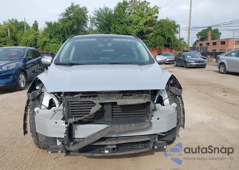 2020 Ford Escape Titanium z USA, uszkodzony, nr VIN 1FMCU9J99LUA40069